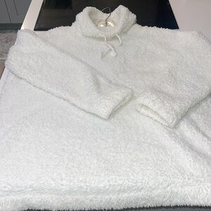 OLD NAVY GUC White Fluffy Fleece Pullover With Drawstring Loose Turtleneck Sz M.